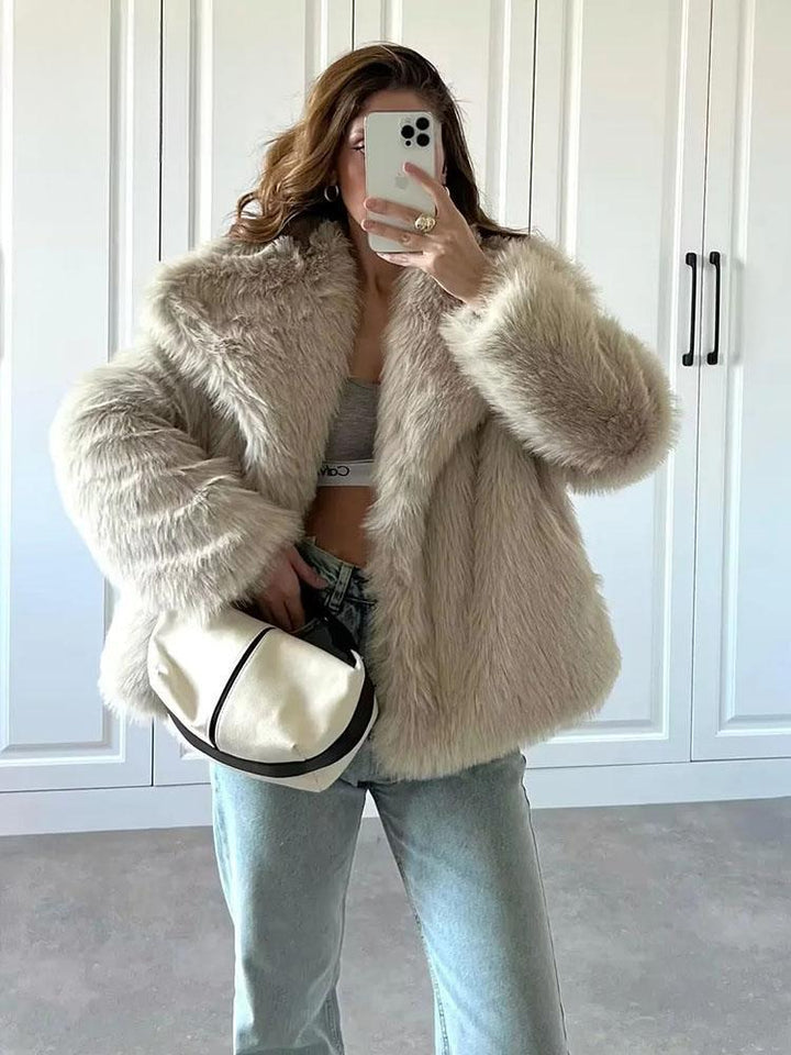 Sara - Trendy Faux Fur Jacket